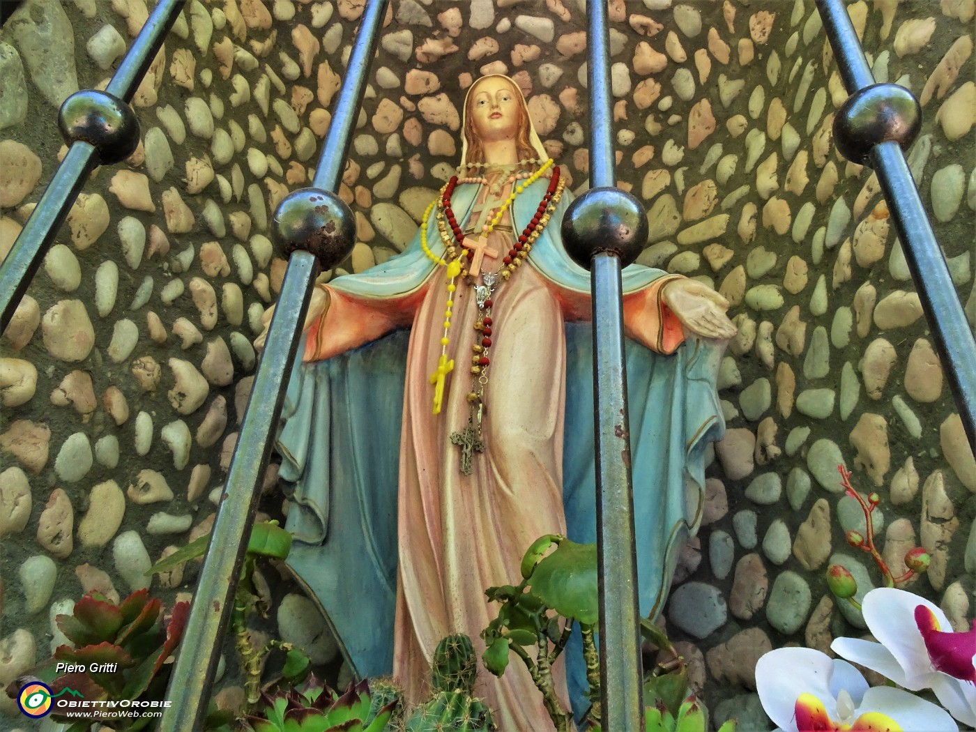 40 Cappelletta Madonna degli Amici Bivacco Plana.JPG